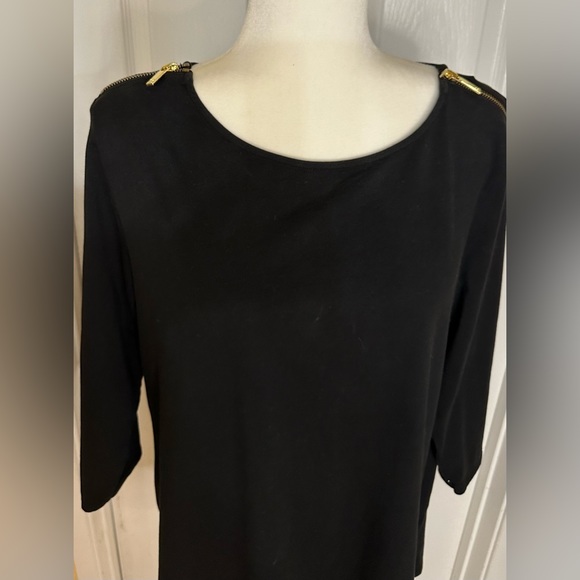 Michael Kors Black Tunic  Gold Hardware Style Long Sleeve Top Size 2X - Picture 3 of 7